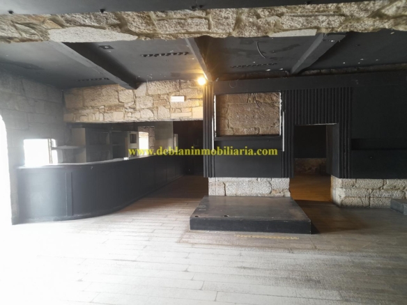 GRAN PROPIEDAD DE 745m2 EN LA ZONA MONUMENTAL DE TUI