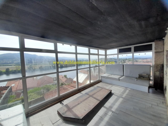 GRAN PROPIEDAD DE 745m2 EN LA ZONA MONUMENTAL DE TUI