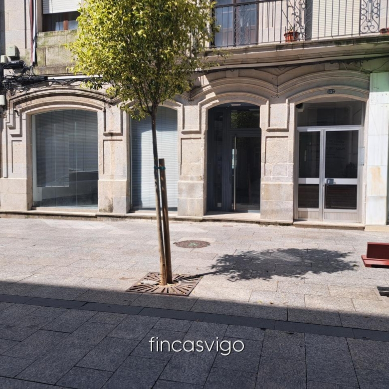 Local en plena peatonal del Calvario