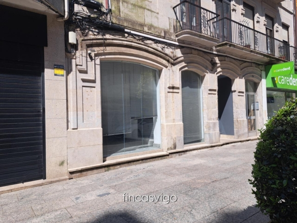 Local en plena peatonal del Calvario