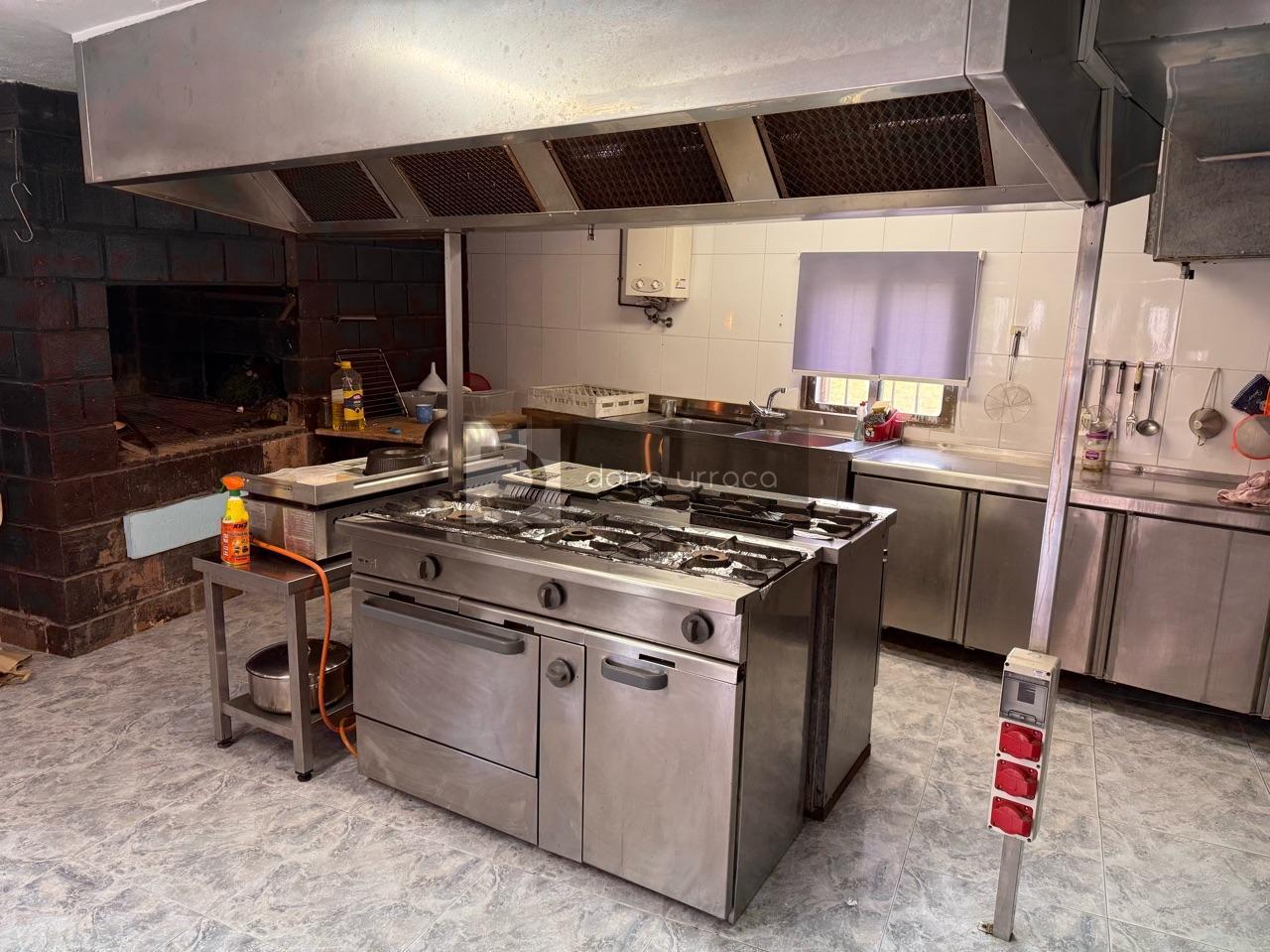 177823161988700029260_177822794215 ESPECTACULAR BAR- PARRILLADA EN TUI CON GRAN PARKING Y TERRAZA – ¡LISTO PARA FUNCIONAR!