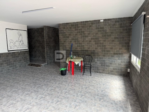 ESPECTACULAR BAR- PARRILLADA EN TUI CON GRAN PARKING Y TERRAZA – ¡LISTO PARA FUNCIONAR!