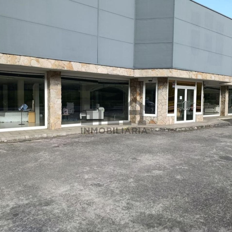 VENTA NAVE EN SARRIA