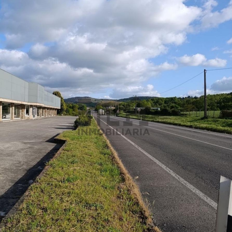VENTA NAVE EN SARRIA