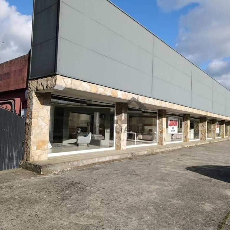 VENTA NAVE EN SARRIA