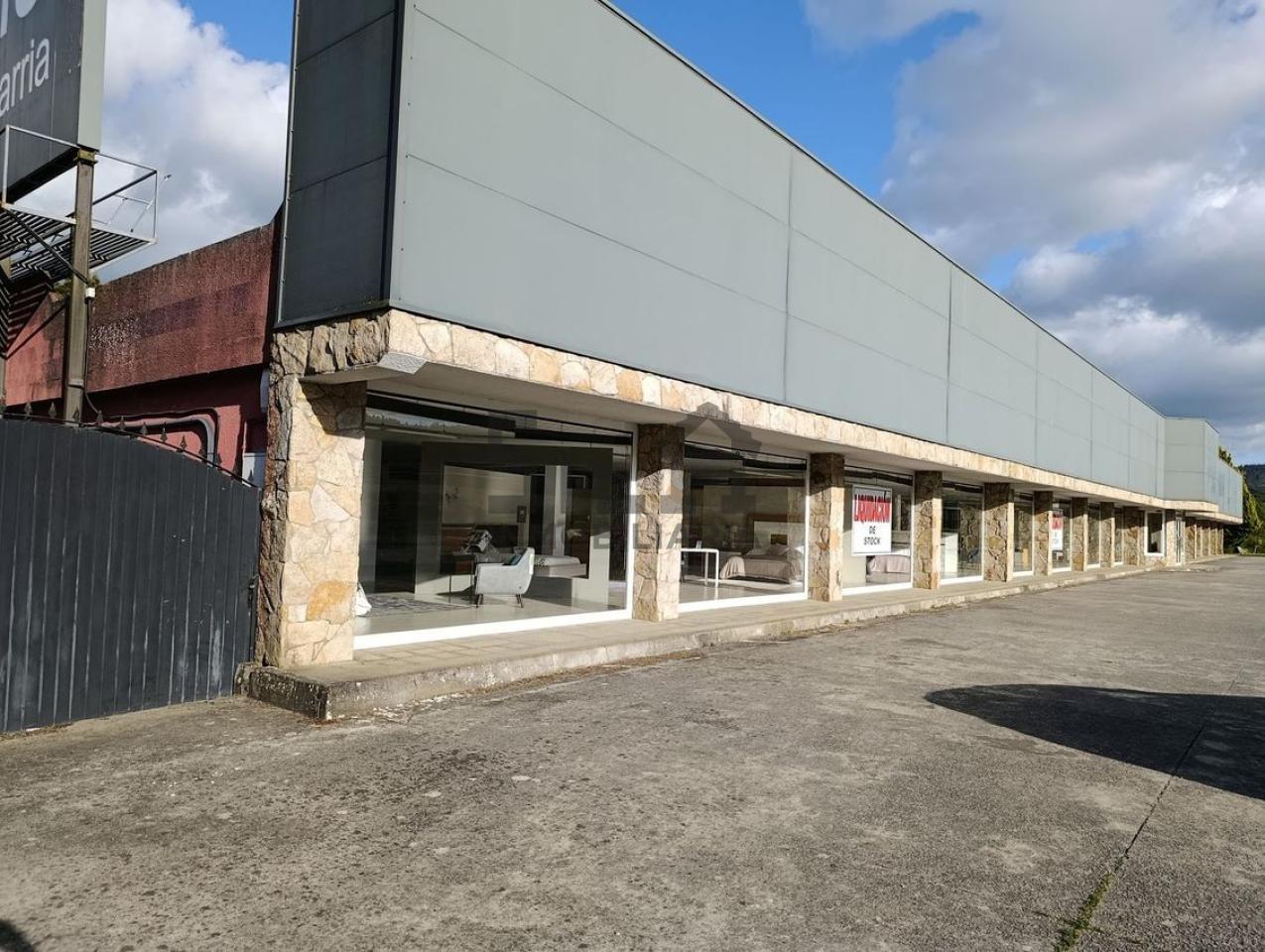 VENTA NAVE EN SARRIA