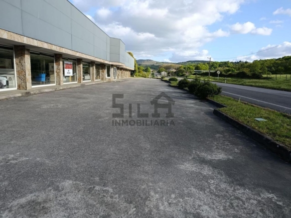 VENTA NAVE EN SARRIA