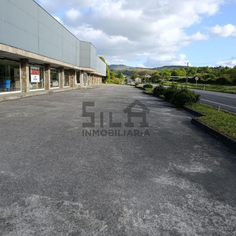 VENTA NAVE EN SARRIA