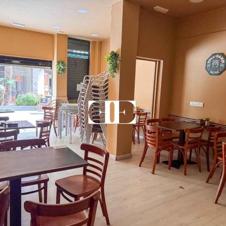 Local comercial en O Calvario con doble fachada y cafetería – Excelente ubicación