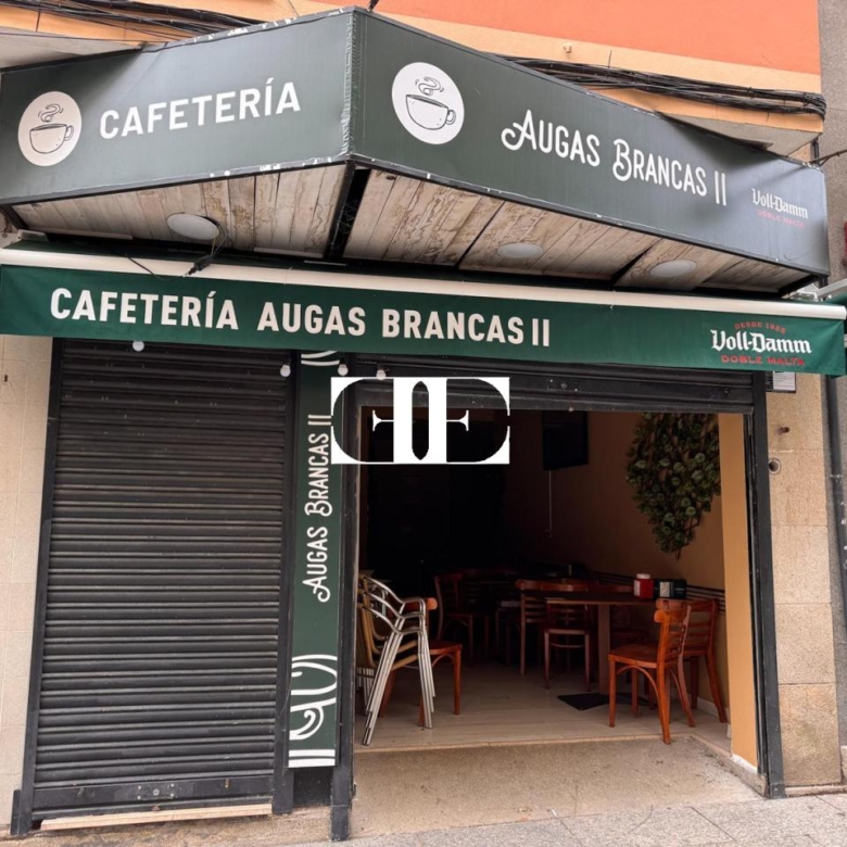 Local comercial en O Calvario con doble fachada y cafetería – Excelente ubicación