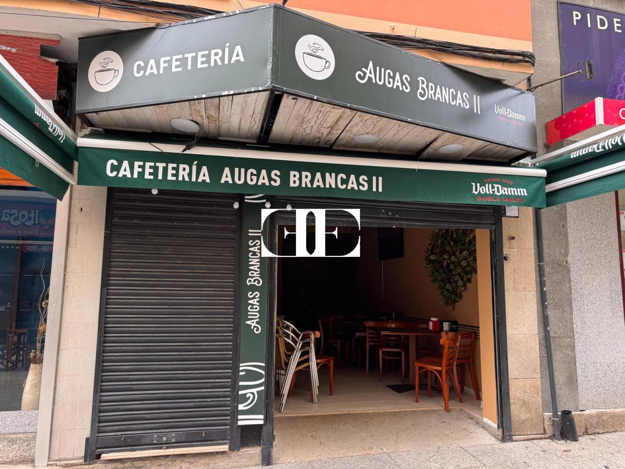 Local comercial en O Calvario con doble fachada y cafetería – Excelente ubicación