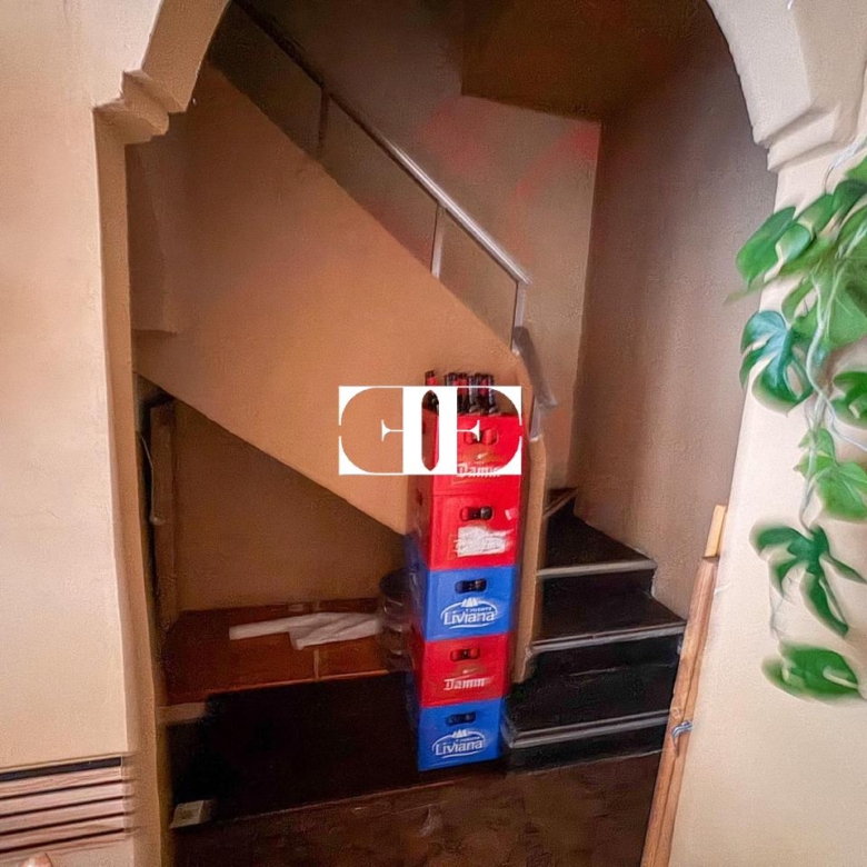 Local comercial en O Calvario con doble fachada y cafetería – Excelente ubicación