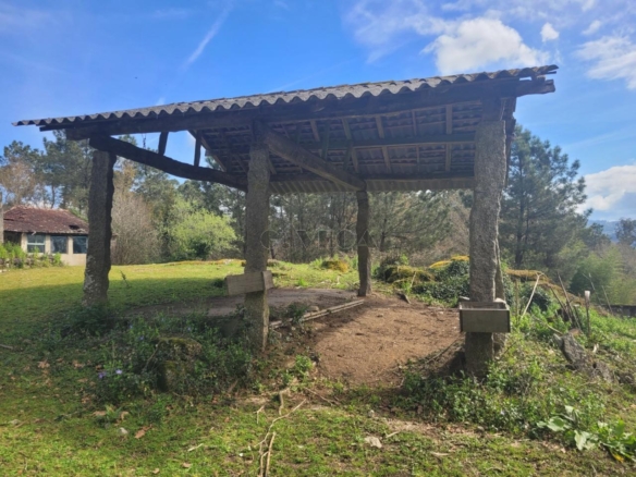 Solar de 5000m2 edificable en Salvaterra.