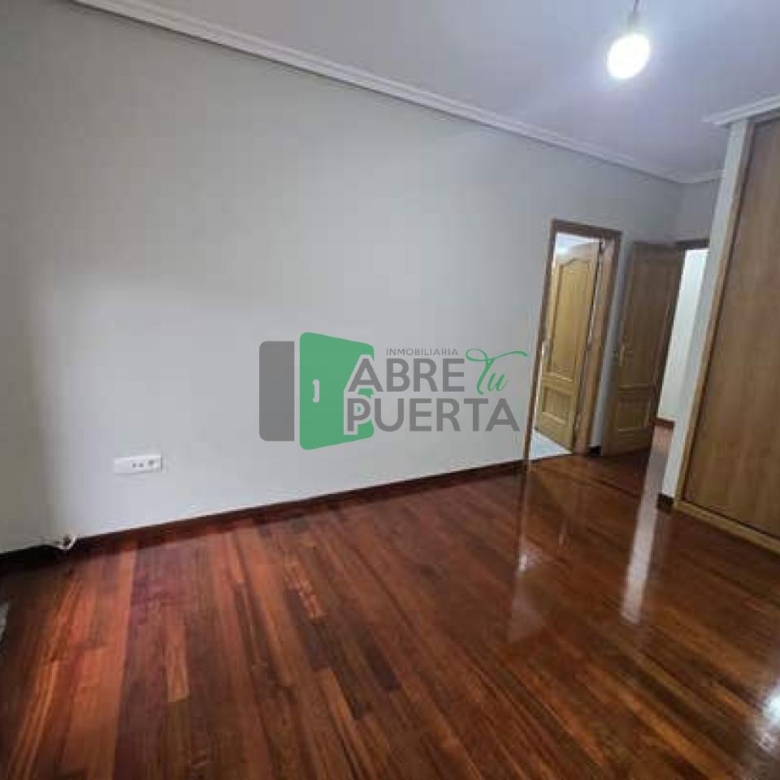 PISO EN VENTA EN LA CALLE RÍO DEVA