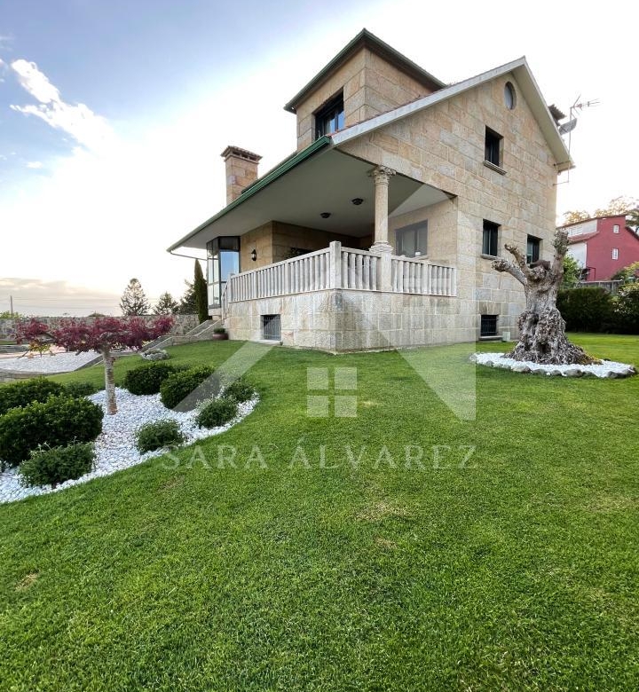 SE VENDE CASA O CHALET DE PIEDRA CON 5 HABITACIONES Y CON VISTAS A LA RIA PROXIMO A PONTEVEDRA