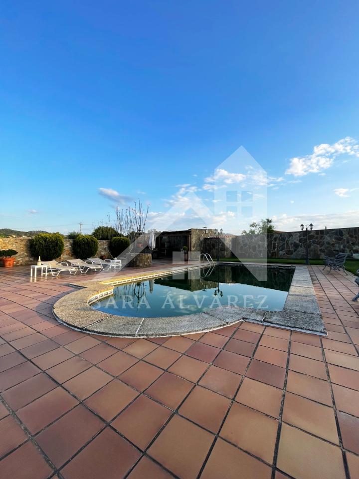 177919100961900041087_174629136946 SE VENDE CASA O CHALET DE PIEDRA CON 5 HABITACIONES Y CON VISTAS A LA RIA PROXIMO A PONTEVEDRA
