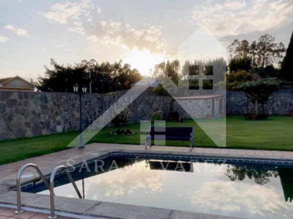 SE VENDE CASA O CHALET DE PIEDRA CON 5 HABITACIONES Y CON VISTAS A LA RIA PROXIMO A PONTEVEDRA