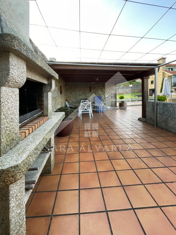177919101294700041087_174629143014 SE VENDE CASA O CHALET DE PIEDRA CON 5 HABITACIONES Y CON VISTAS A LA RIA PROXIMO A PONTEVEDRA