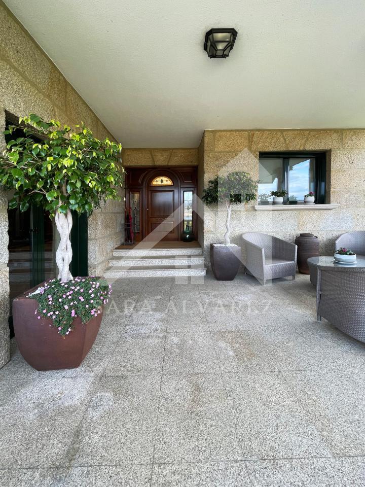177919101459500041087_174629137300 SE VENDE CASA O CHALET DE PIEDRA CON 5 HABITACIONES Y CON VISTAS A LA RIA PROXIMO A PONTEVEDRA
