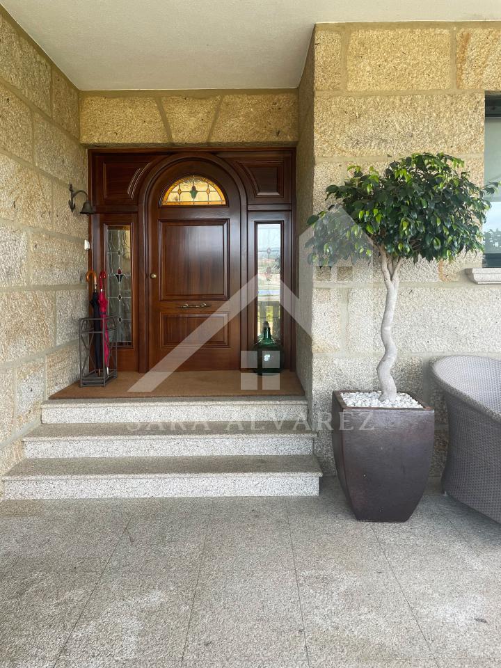 177919101716100041087_174629141524 SE VENDE CASA O CHALET DE PIEDRA CON 5 HABITACIONES Y CON VISTAS A LA RIA PROXIMO A PONTEVEDRA