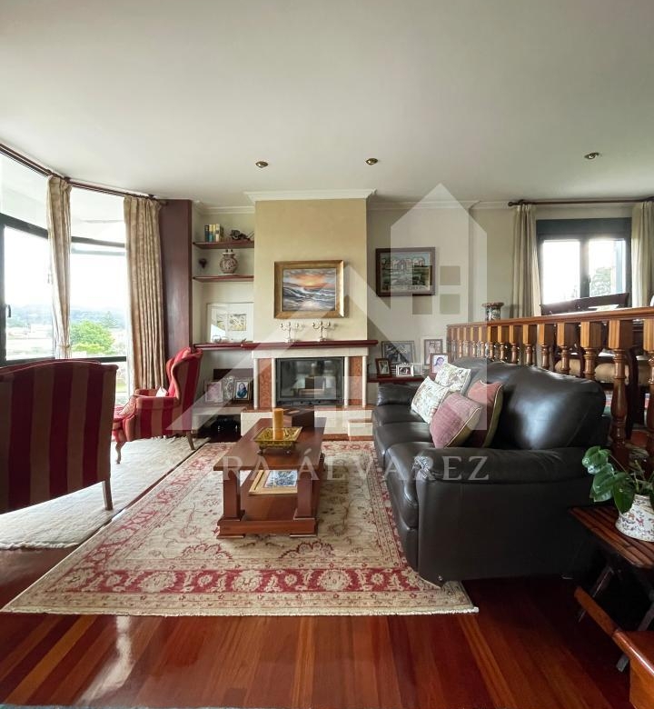 SE VENDE CASA O CHALET DE PIEDRA CON 5 HABITACIONES Y CON VISTAS A LA RIA PROXIMO A PONTEVEDRA
