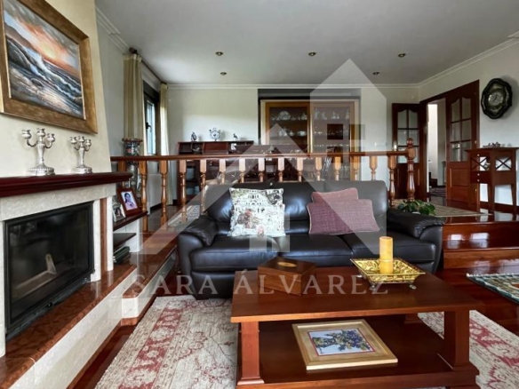 SE VENDE CASA O CHALET DE PIEDRA CON 5 HABITACIONES Y CON VISTAS A LA RIA PROXIMO A PONTEVEDRA