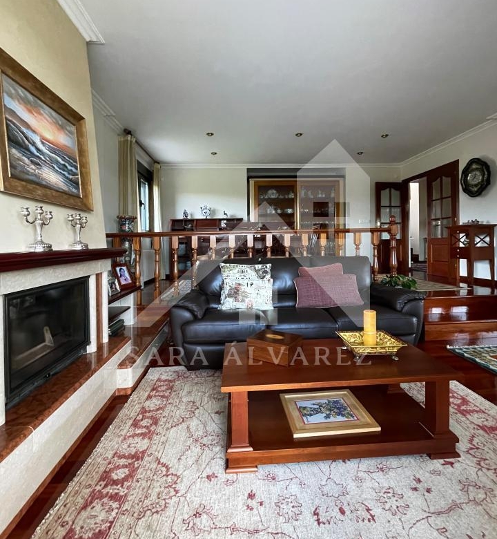 SE VENDE CASA O CHALET DE PIEDRA CON 5 HABITACIONES Y CON VISTAS A LA RIA PROXIMO A PONTEVEDRA