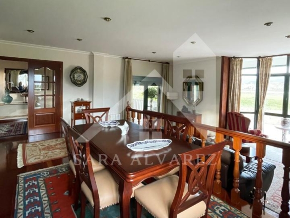 SE VENDE CASA O CHALET DE PIEDRA CON 5 HABITACIONES Y CON VISTAS A LA RIA PROXIMO A PONTEVEDRA