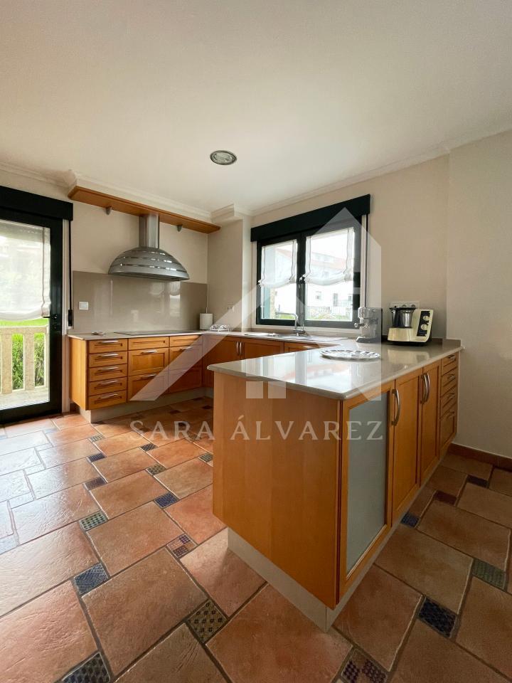 177919102385200041087_174629185364 SE VENDE CASA O CHALET DE PIEDRA CON 5 HABITACIONES Y CON VISTAS A LA RIA PROXIMO A PONTEVEDRA
