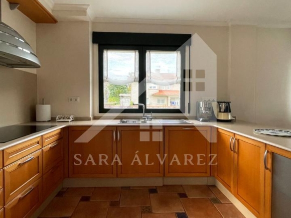 SE VENDE CASA O CHALET DE PIEDRA CON 5 HABITACIONES Y CON VISTAS A LA RIA PROXIMO A PONTEVEDRA