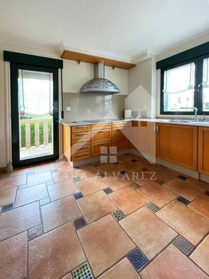 177919102489800041087_174629183142 SE VENDE CASA O CHALET DE PIEDRA CON 5 HABITACIONES Y CON VISTAS A LA RIA PROXIMO A PONTEVEDRA