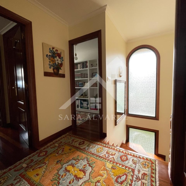SE VENDE CASA O CHALET DE PIEDRA CON 5 HABITACIONES Y CON VISTAS A LA RIA PROXIMO A PONTEVEDRA