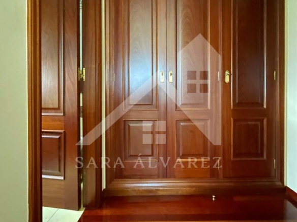 SE VENDE CASA O CHALET DE PIEDRA CON 5 HABITACIONES Y CON VISTAS A LA RIA PROXIMO A PONTEVEDRA