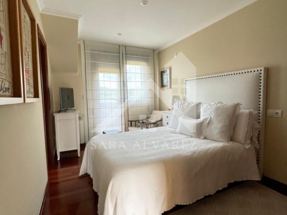 SE VENDE CASA O CHALET DE PIEDRA CON 5 HABITACIONES Y CON VISTAS A LA RIA PROXIMO A PONTEVEDRA