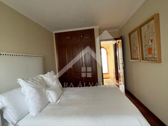 SE VENDE CASA O CHALET DE PIEDRA CON 5 HABITACIONES Y CON VISTAS A LA RIA PROXIMO A PONTEVEDRA