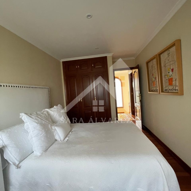 SE VENDE CASA O CHALET DE PIEDRA CON 5 HABITACIONES Y CON VISTAS A LA RIA PROXIMO A PONTEVEDRA