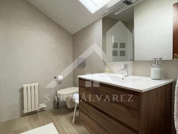 SE VENDE CASA O CHALET DE PIEDRA CON 5 HABITACIONES Y CON VISTAS A LA RIA PROXIMO A PONTEVEDRA