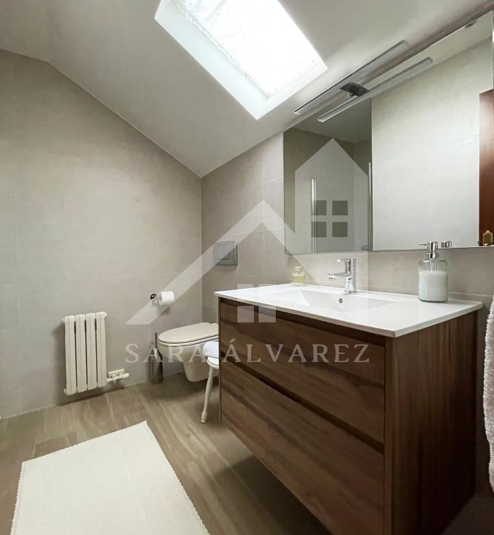 SE VENDE CASA O CHALET DE PIEDRA CON 5 HABITACIONES Y CON VISTAS A LA RIA PROXIMO A PONTEVEDRA
