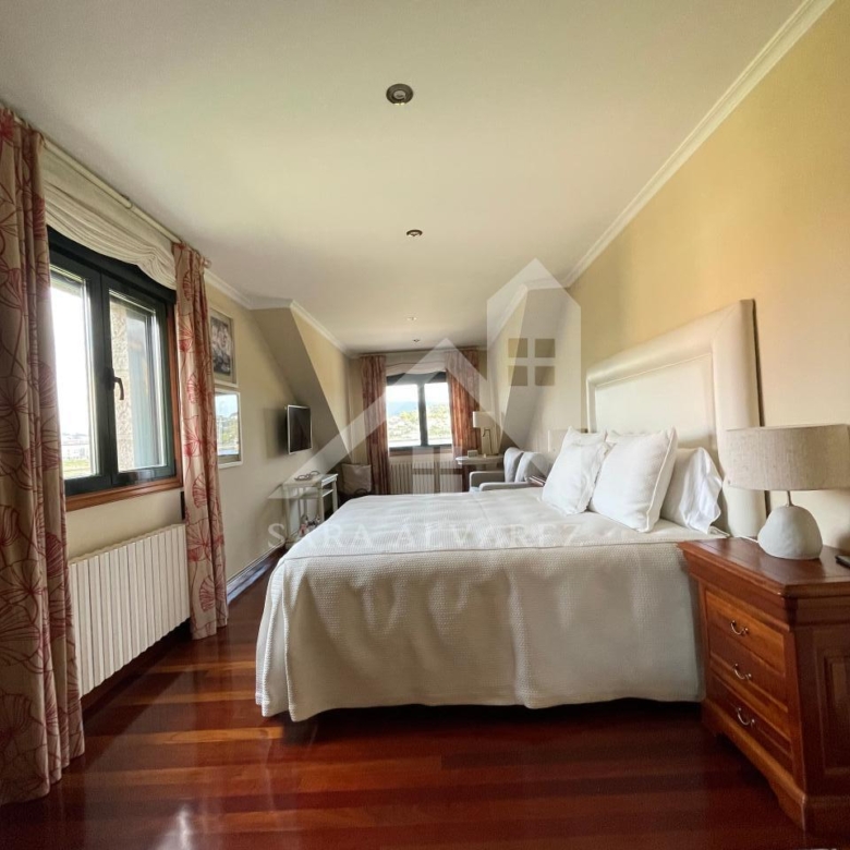 SE VENDE CASA O CHALET DE PIEDRA CON 5 HABITACIONES Y CON VISTAS A LA RIA PROXIMO A PONTEVEDRA