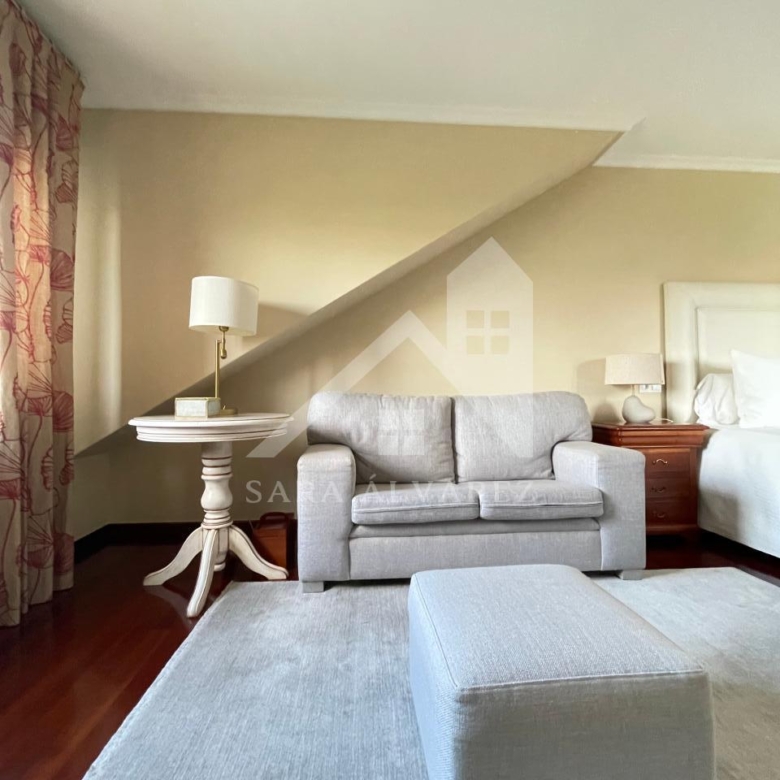 SE VENDE CASA O CHALET DE PIEDRA CON 5 HABITACIONES Y CON VISTAS A LA RIA PROXIMO A PONTEVEDRA