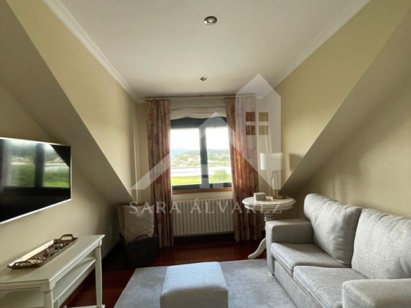 SE VENDE CASA O CHALET DE PIEDRA CON 5 HABITACIONES Y CON VISTAS A LA RIA PROXIMO A PONTEVEDRA