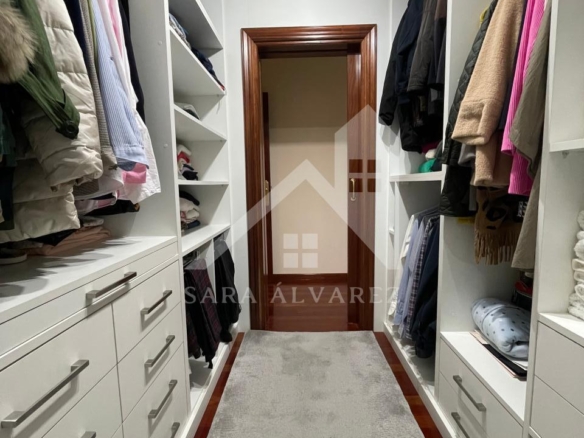 SE VENDE CASA O CHALET DE PIEDRA CON 5 HABITACIONES Y CON VISTAS A LA RIA PROXIMO A PONTEVEDRA