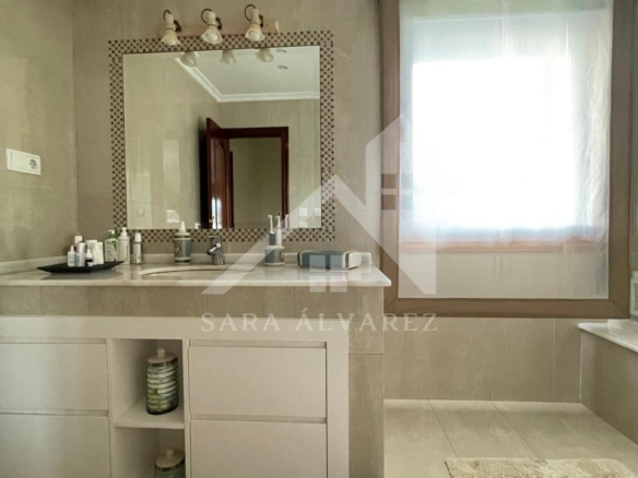 SE VENDE CASA O CHALET DE PIEDRA CON 5 HABITACIONES Y CON VISTAS A LA RIA PROXIMO A PONTEVEDRA