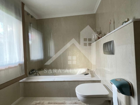 SE VENDE CASA O CHALET DE PIEDRA CON 5 HABITACIONES Y CON VISTAS A LA RIA PROXIMO A PONTEVEDRA
