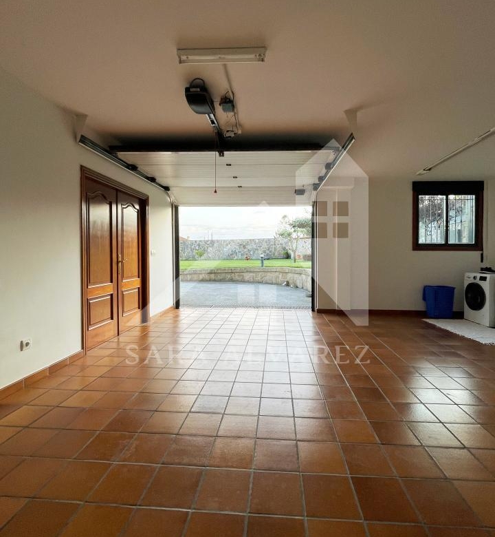 SE VENDE CASA O CHALET DE PIEDRA CON 5 HABITACIONES Y CON VISTAS A LA RIA PROXIMO A PONTEVEDRA