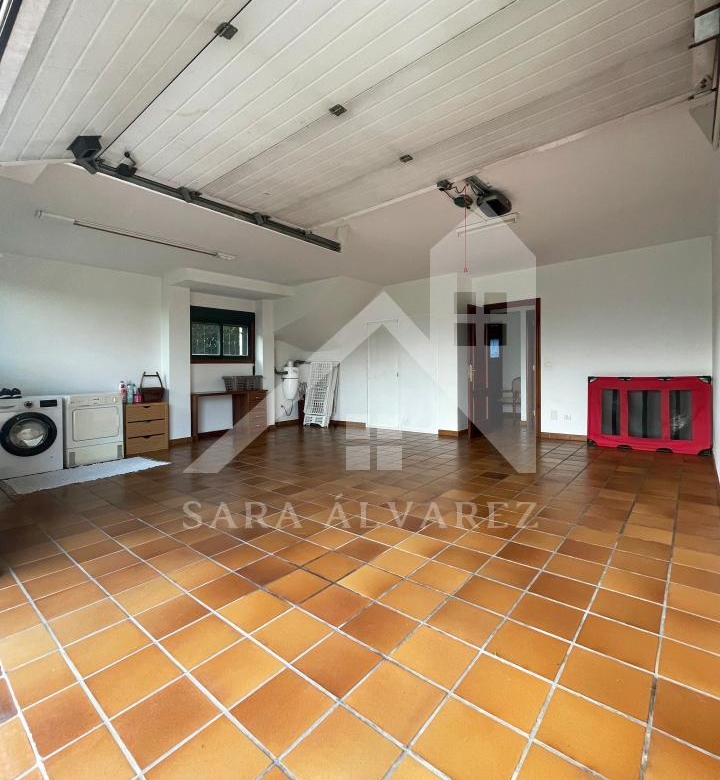 SE VENDE CASA O CHALET DE PIEDRA CON 5 HABITACIONES Y CON VISTAS A LA RIA PROXIMO A PONTEVEDRA