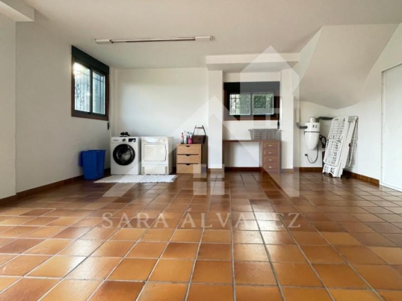 SE VENDE CASA O CHALET DE PIEDRA CON 5 HABITACIONES Y CON VISTAS A LA RIA PROXIMO A PONTEVEDRA