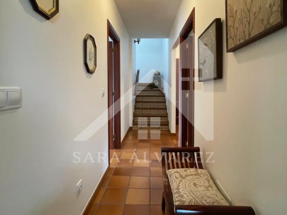 SE VENDE CASA O CHALET DE PIEDRA CON 5 HABITACIONES Y CON VISTAS A LA RIA PROXIMO A PONTEVEDRA
