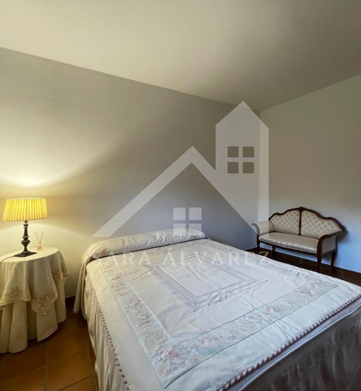 SE VENDE CASA O CHALET DE PIEDRA CON 5 HABITACIONES Y CON VISTAS A LA RIA PROXIMO A PONTEVEDRA