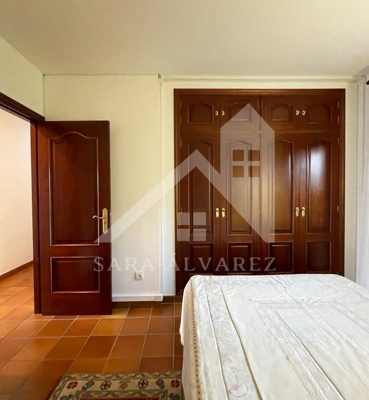 SE VENDE CASA O CHALET DE PIEDRA CON 5 HABITACIONES Y CON VISTAS A LA RIA PROXIMO A PONTEVEDRA